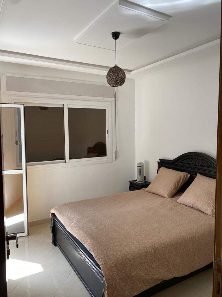 Un appartement entièrement meublé à louer à M'diq Ville 2 chambre salon balcon 1èr étage